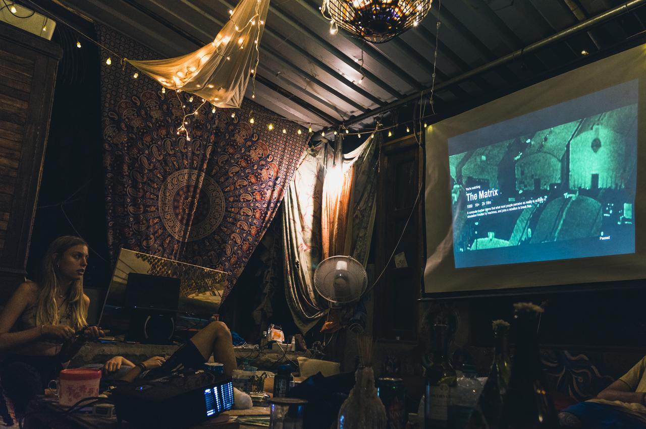 Wonderland Hostel Анжуна Экстерьер фото